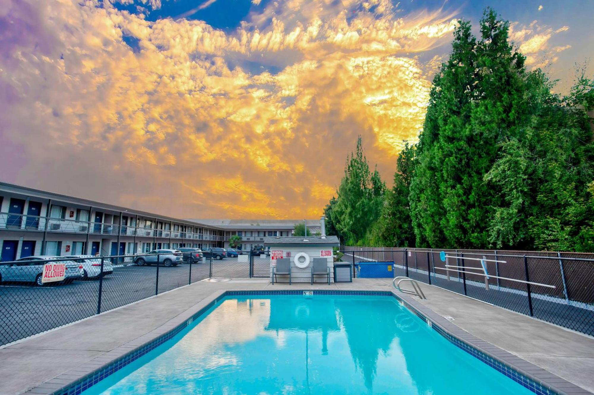 Motel 6-Salem, Or - Expo Center ภายนอก รูปภาพ